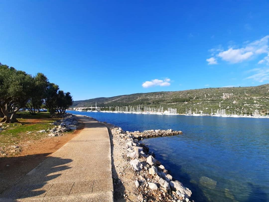 Apartment Dolores Крес Екстериор снимка