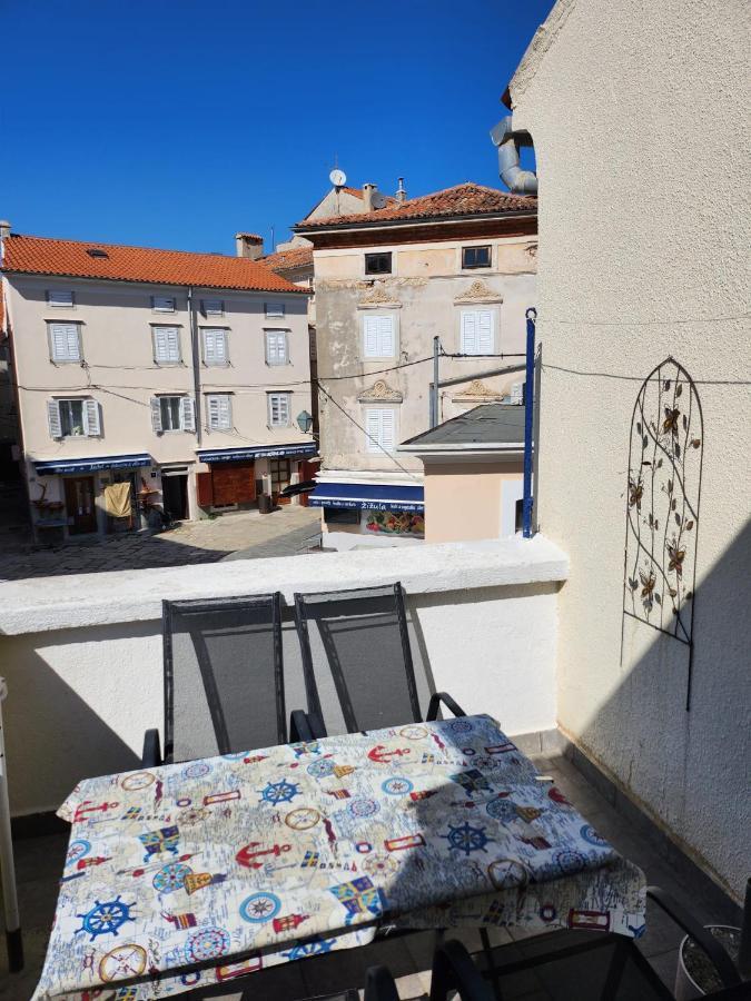 Apartment Dolores Крес Екстериор снимка