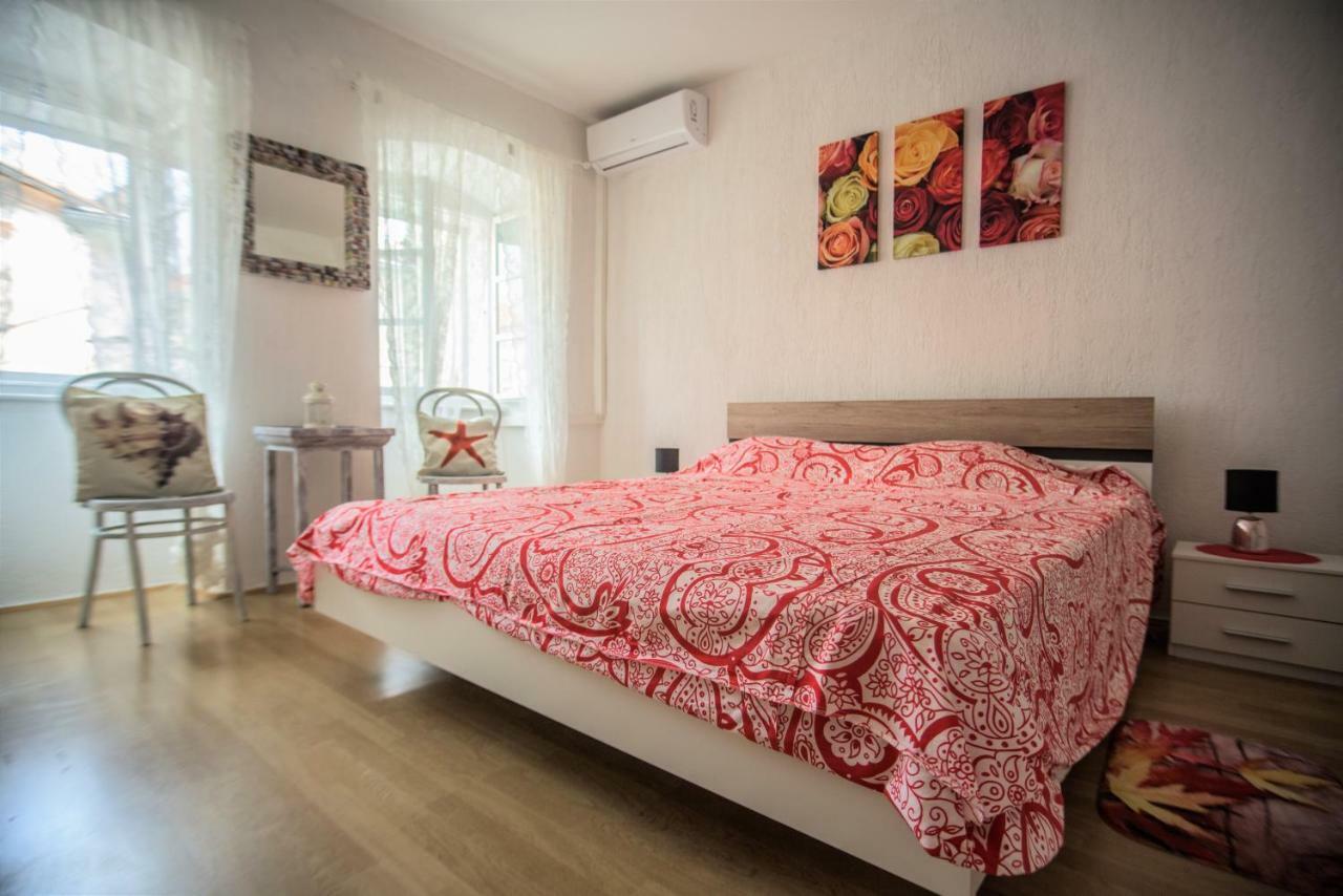 Apartment Dolores Крес Екстериор снимка