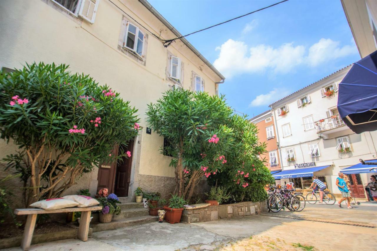 Apartment Dolores Крес Екстериор снимка