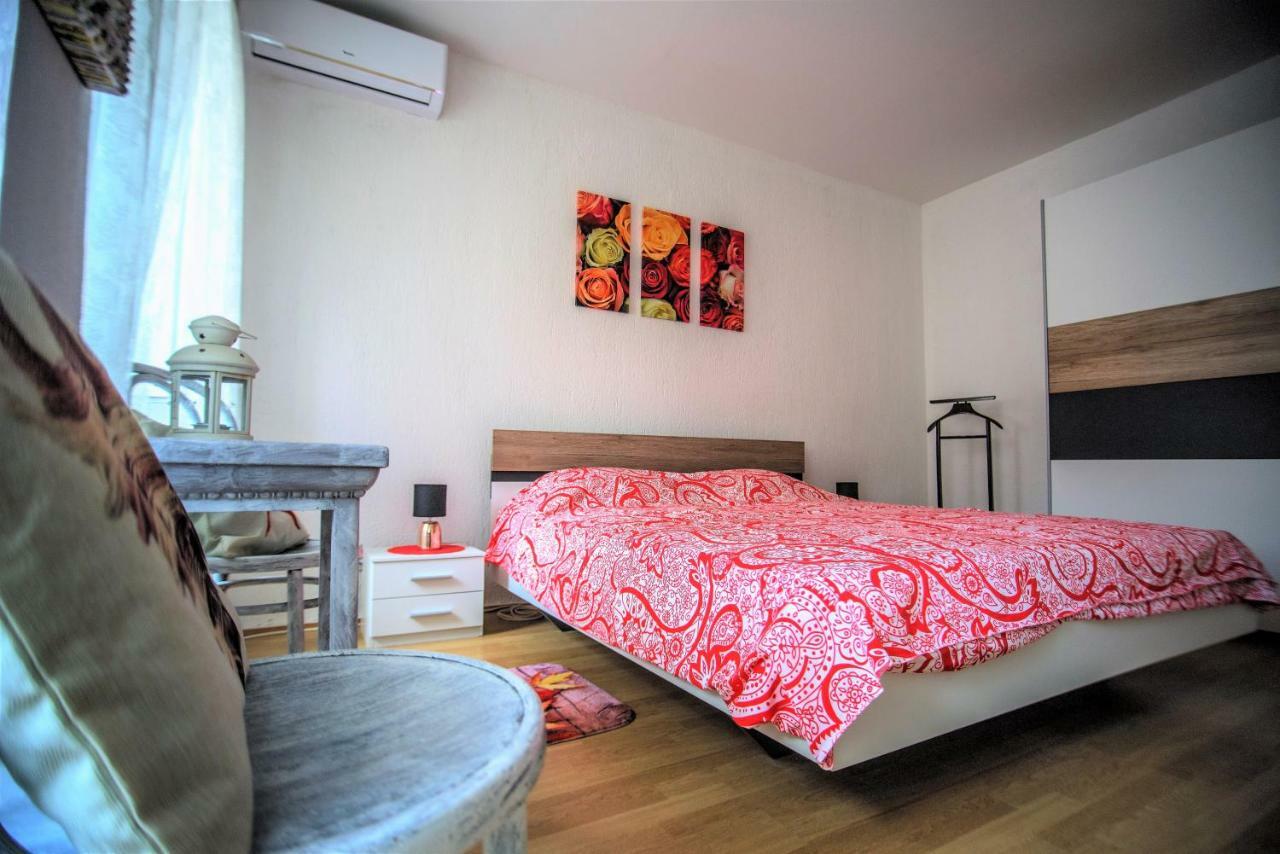 Apartment Dolores Крес Екстериор снимка